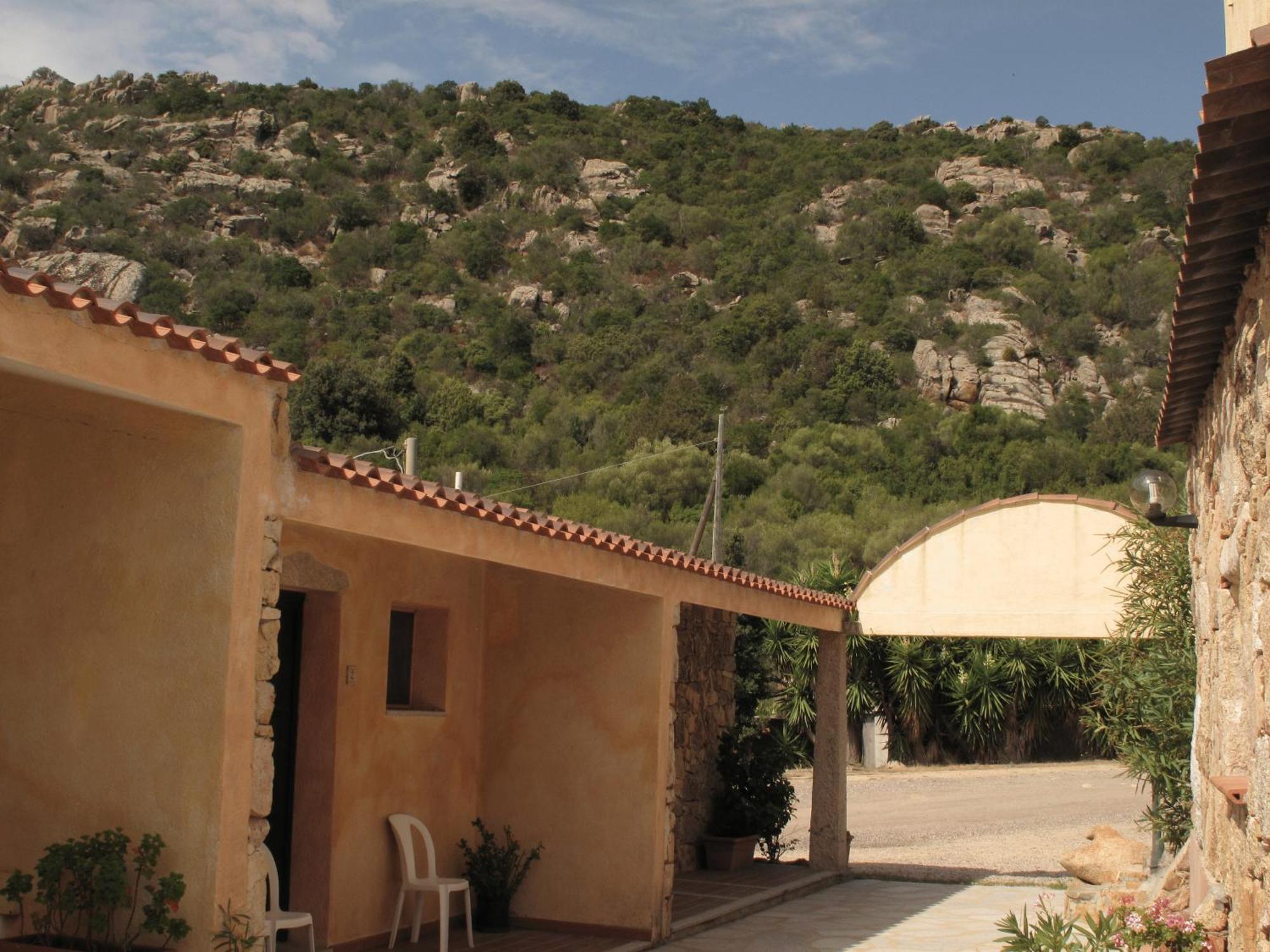 Hotel Turismo Rurale Montitundu Portisco Bagian luar foto