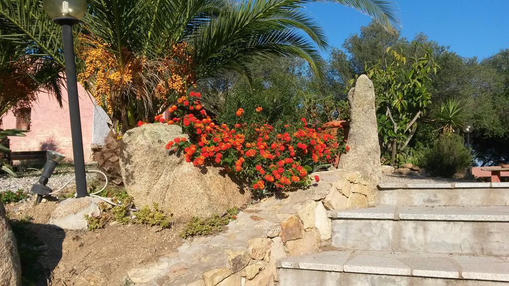 Hotel Turismo Rurale Montitundu Portisco Bagian luar foto